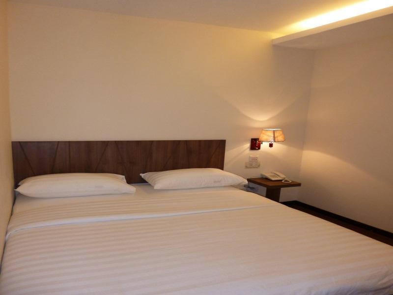 9 Square Hotel - Банги Экстерьер фото