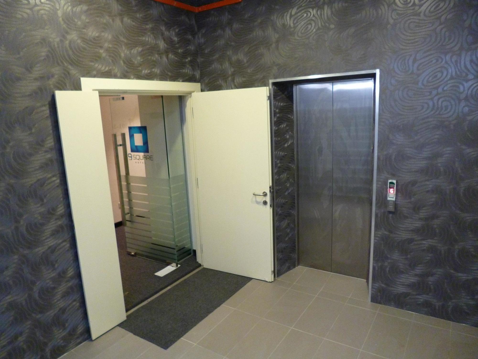 9 Square Hotel - Банги Экстерьер фото