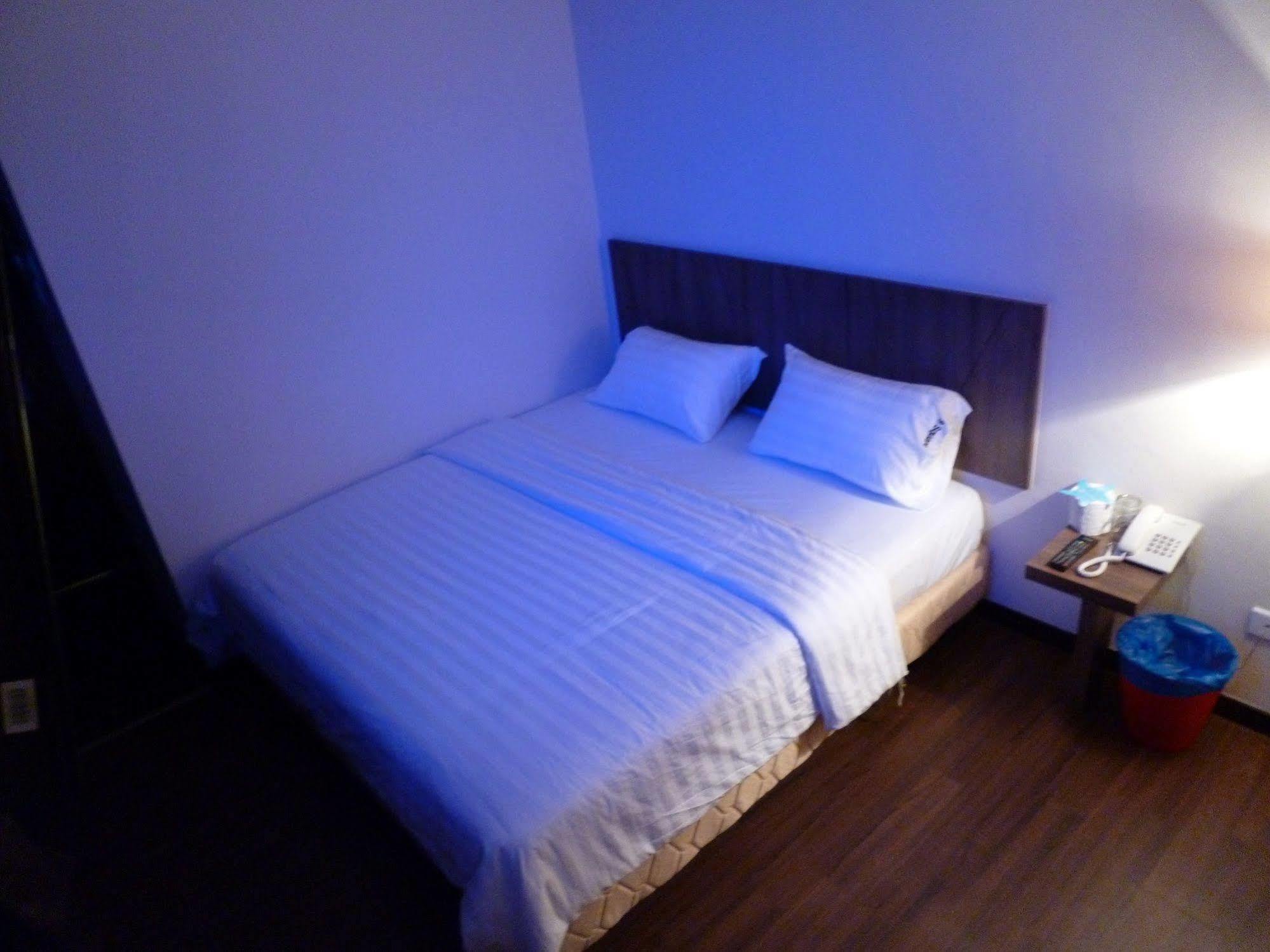 9 Square Hotel - Банги Экстерьер фото